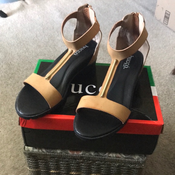 Gorgeous Sandals in original box. - Picture 2 of 6